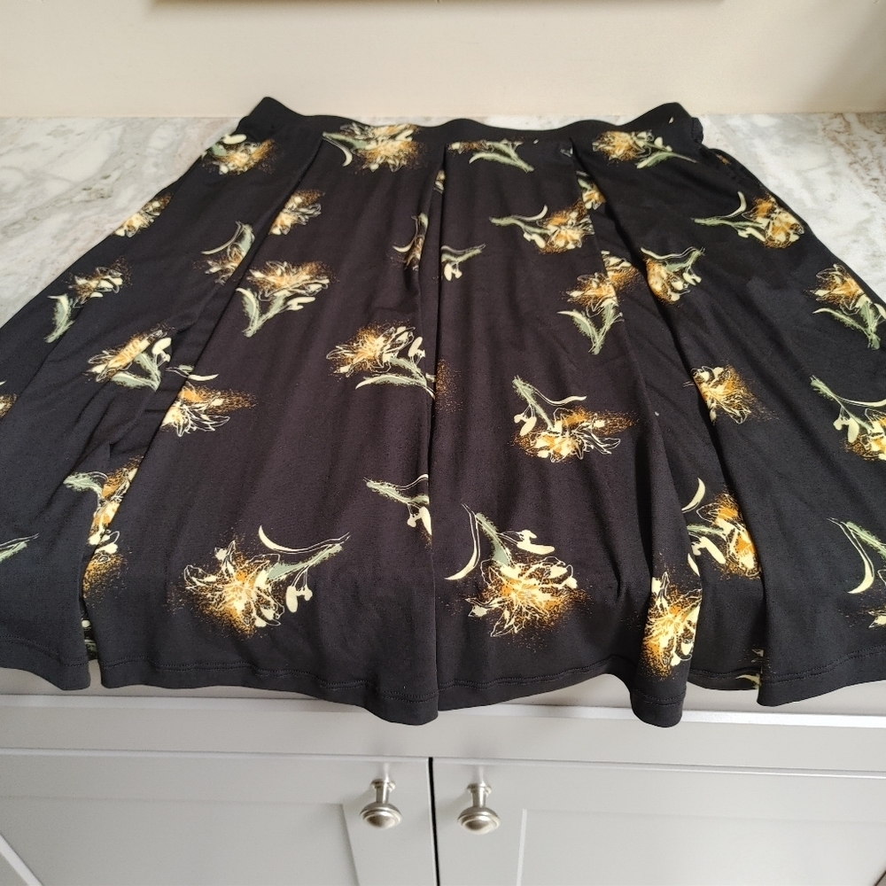 LuLaRoe Short Black Pleated Skirt with Pockets XL - Picture 2 of 6